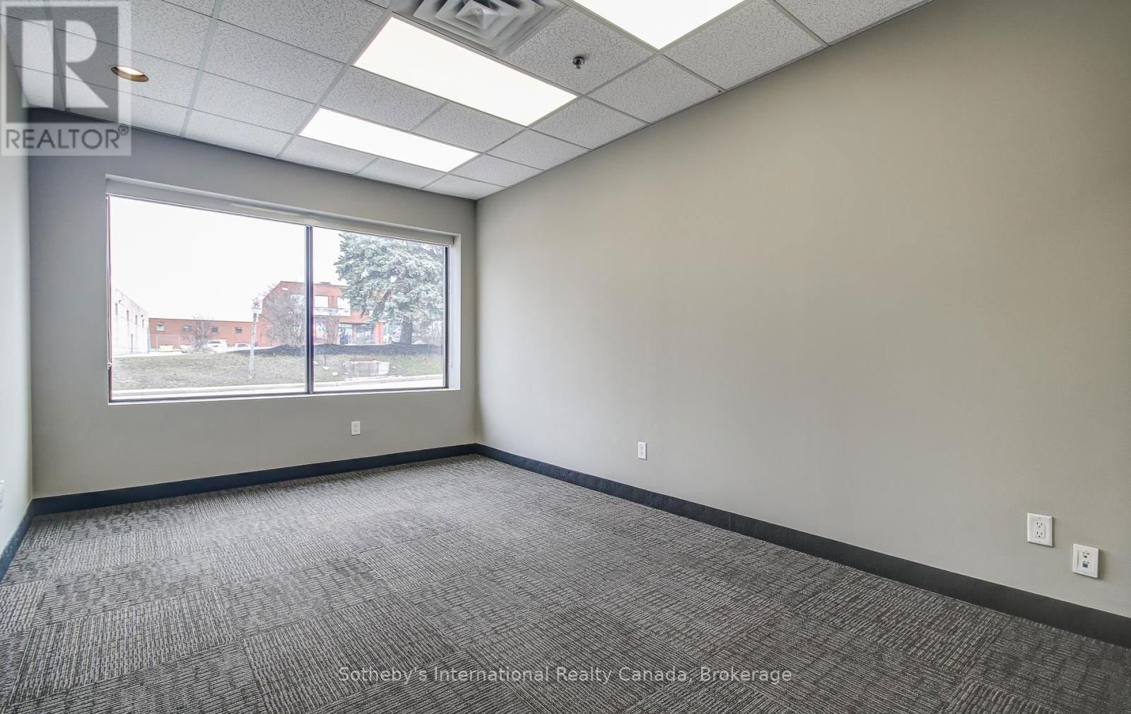 111 CARLAUREN ROAD Image 15