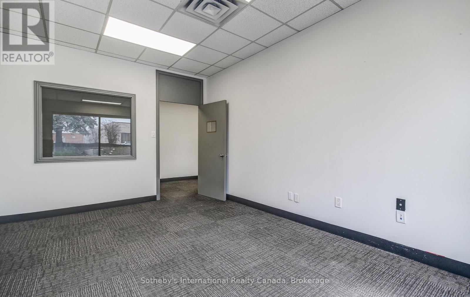 111 CARLAUREN ROAD Image 18