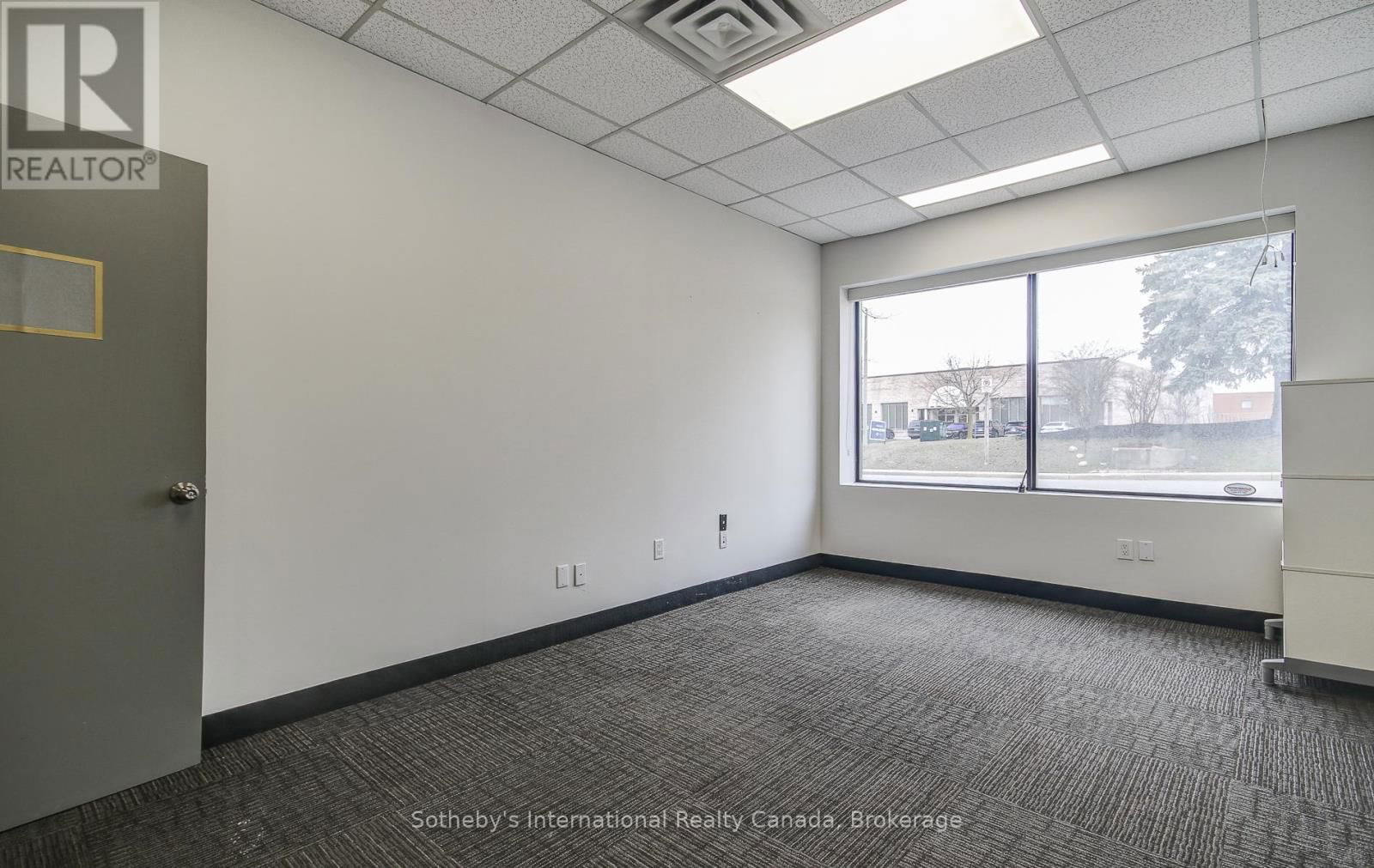 111 CARLAUREN ROAD Image 19