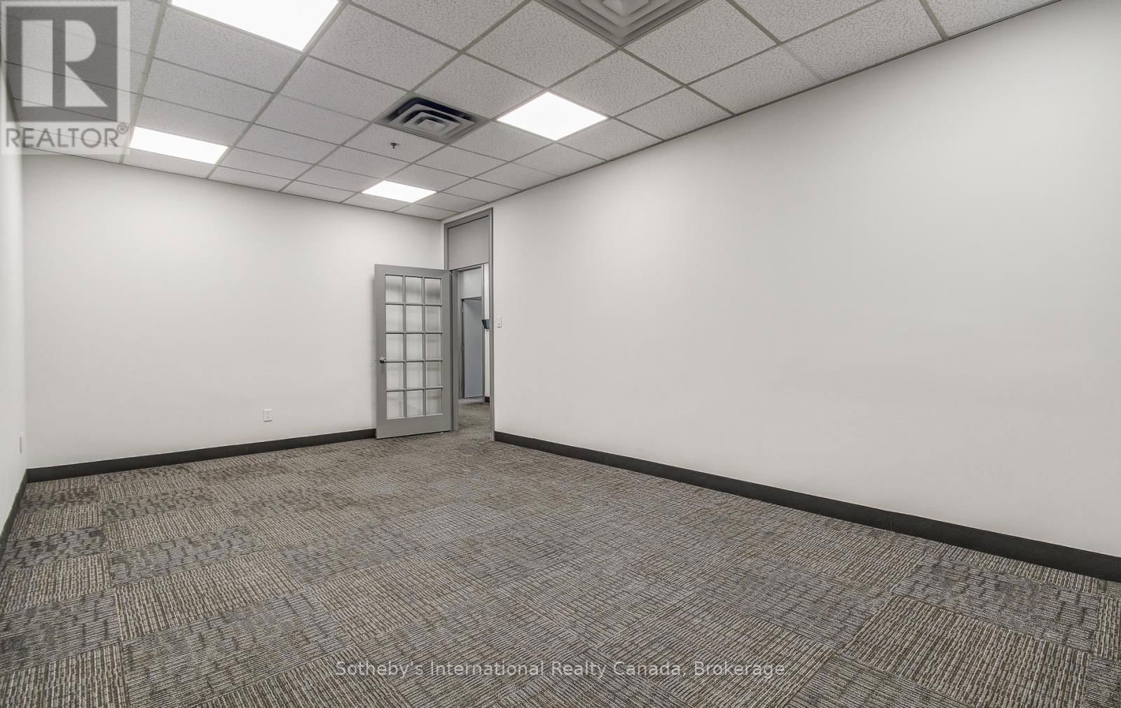 111 CARLAUREN ROAD Image 20