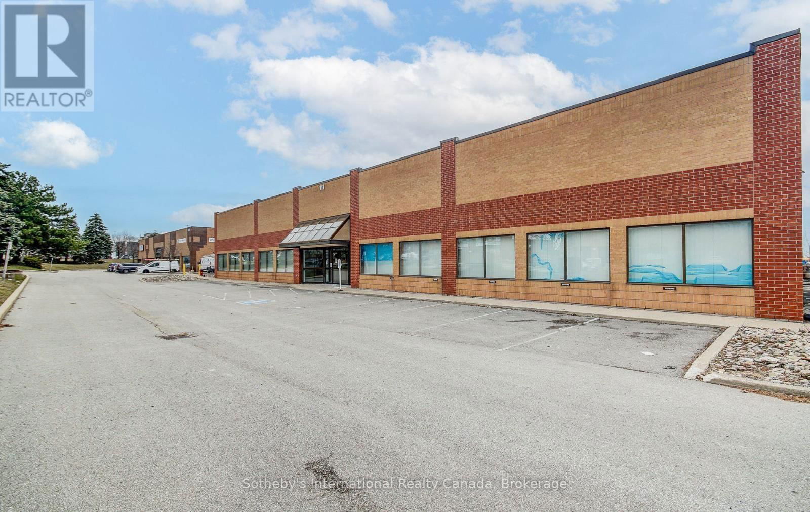 111 CARLAUREN ROAD Image 3