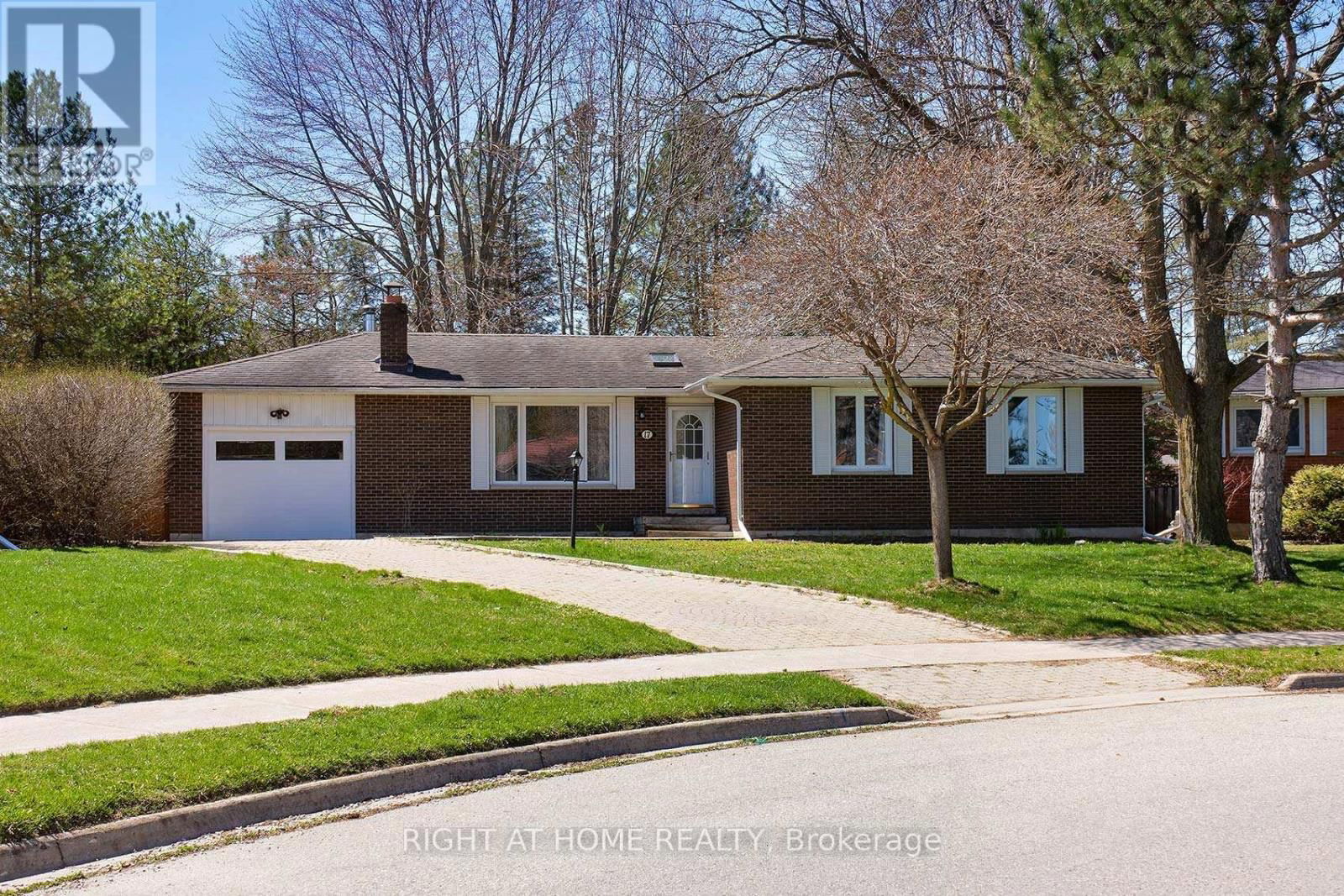 17 OAK STREET Image 1