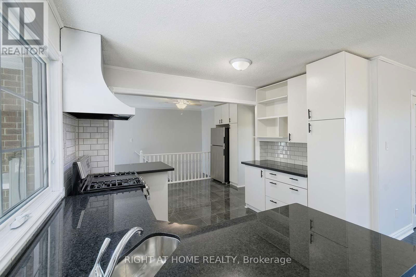 17 OAK STREET Image 12