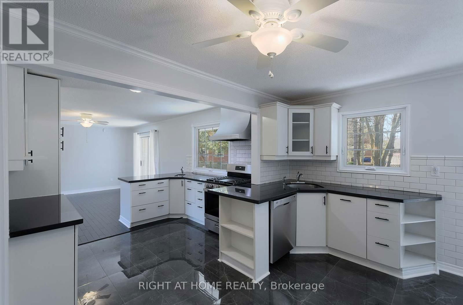 17 OAK STREET Image 13