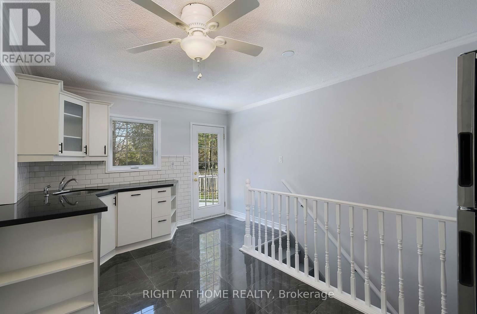 17 OAK STREET Image 16