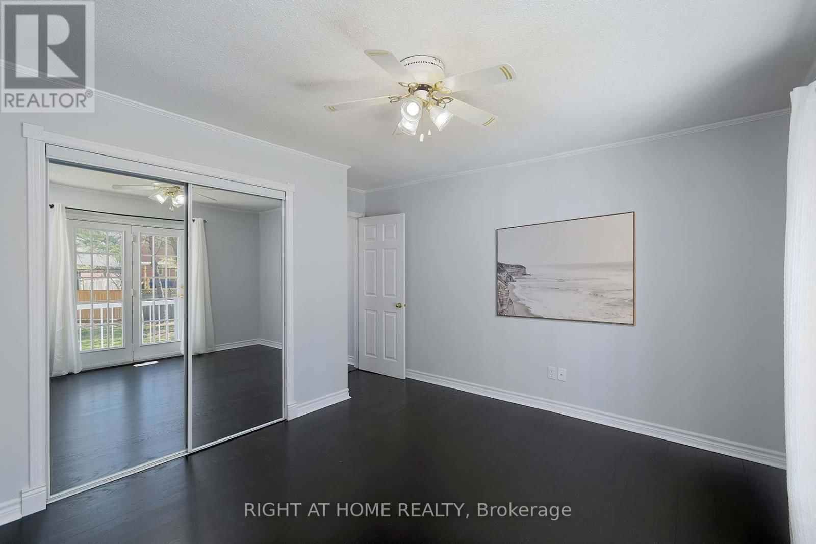 17 OAK STREET Image 18