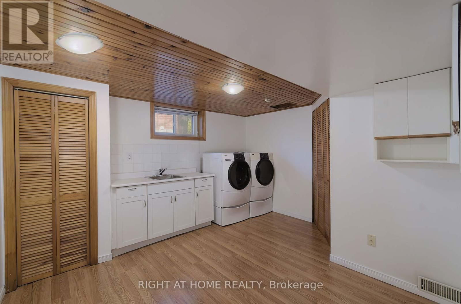 17 OAK STREET Image 30
