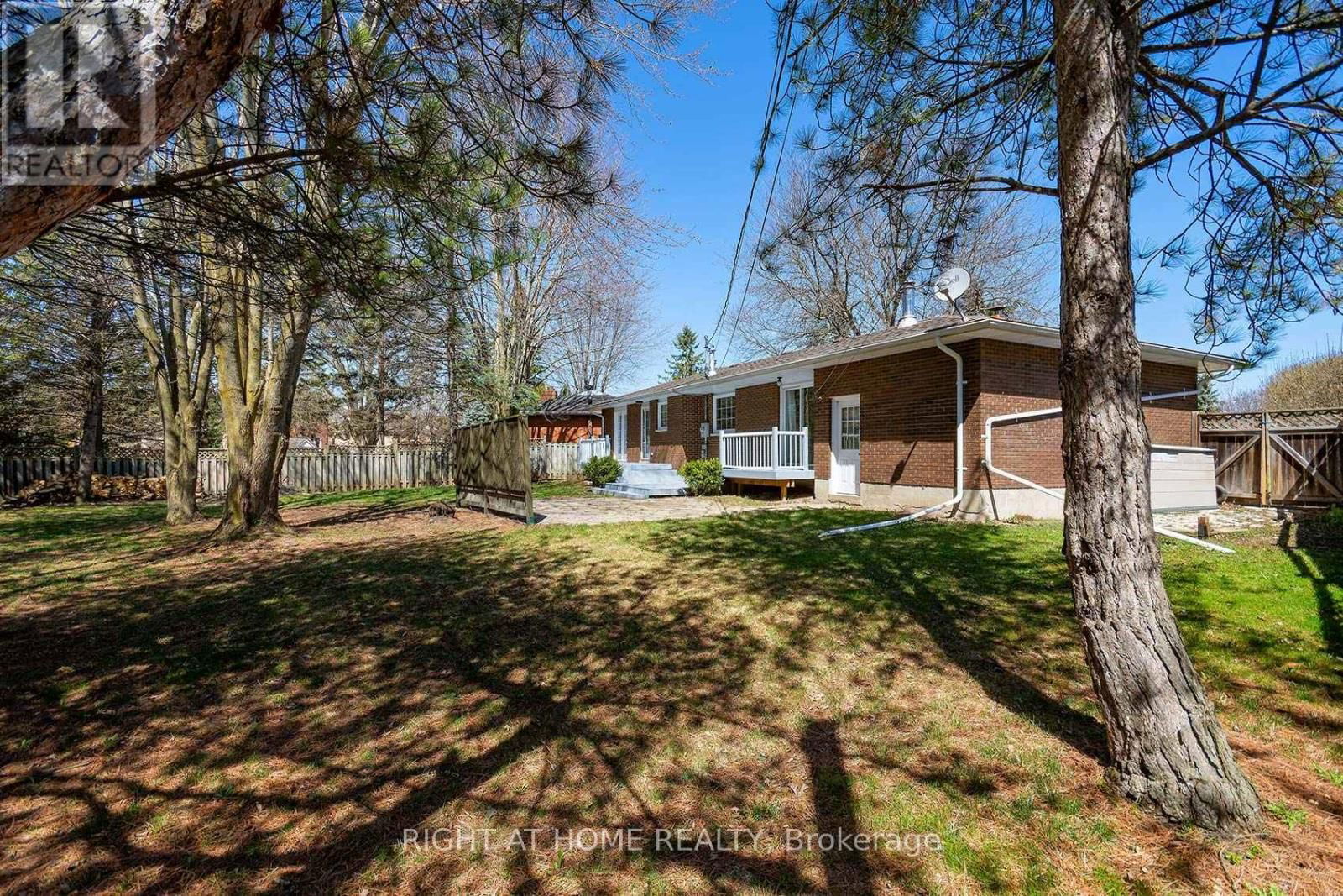 17 OAK STREET Image 35