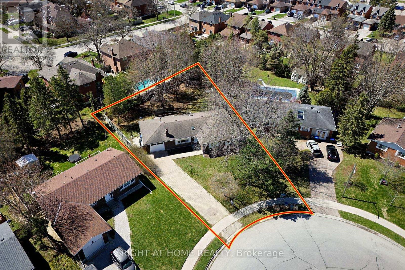 17 OAK STREET Image 6