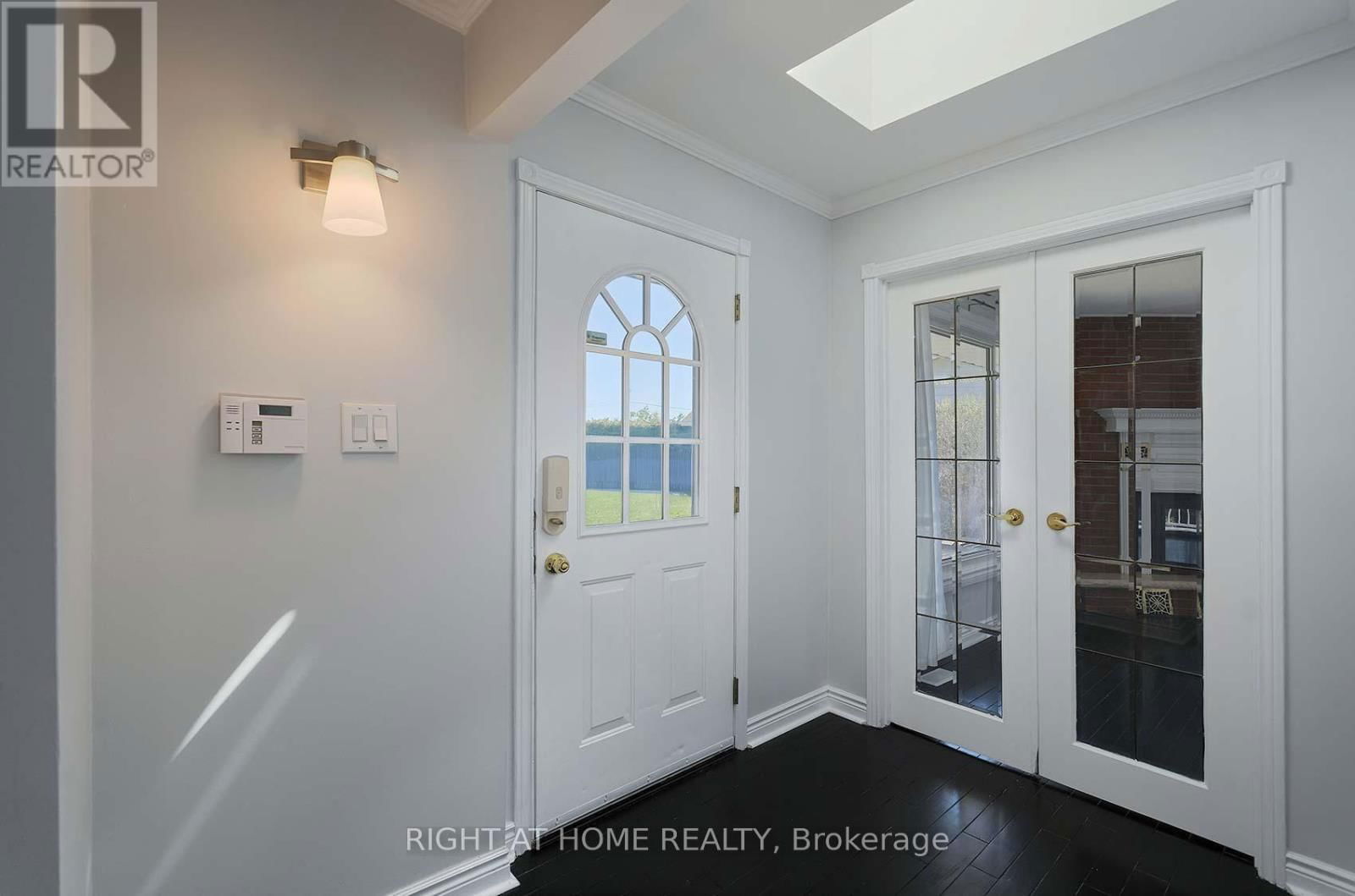 17 OAK STREET Image 7