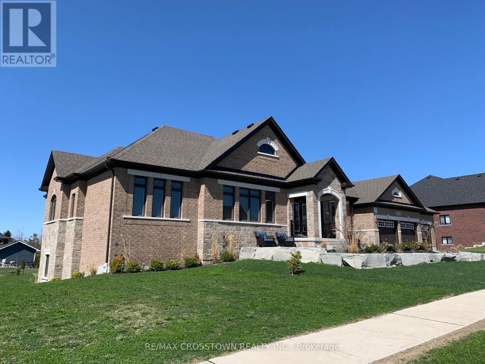 22 STEWART CRESCENT Image 2