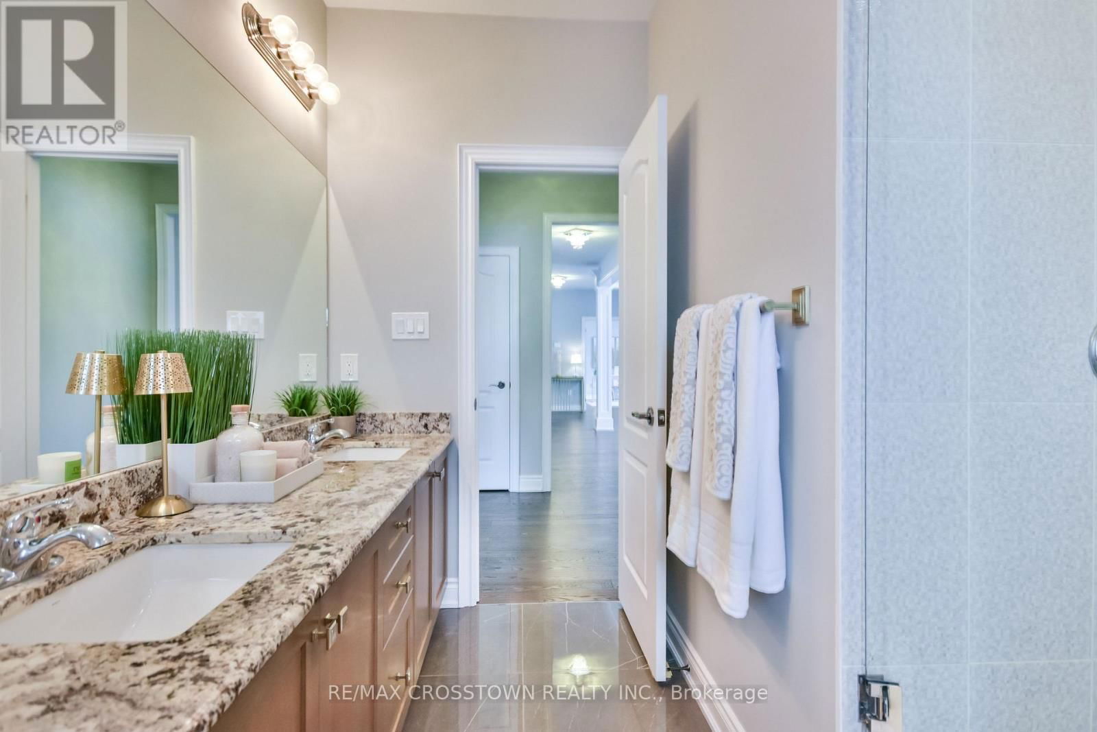 22 STEWART CRESCENT Image 33