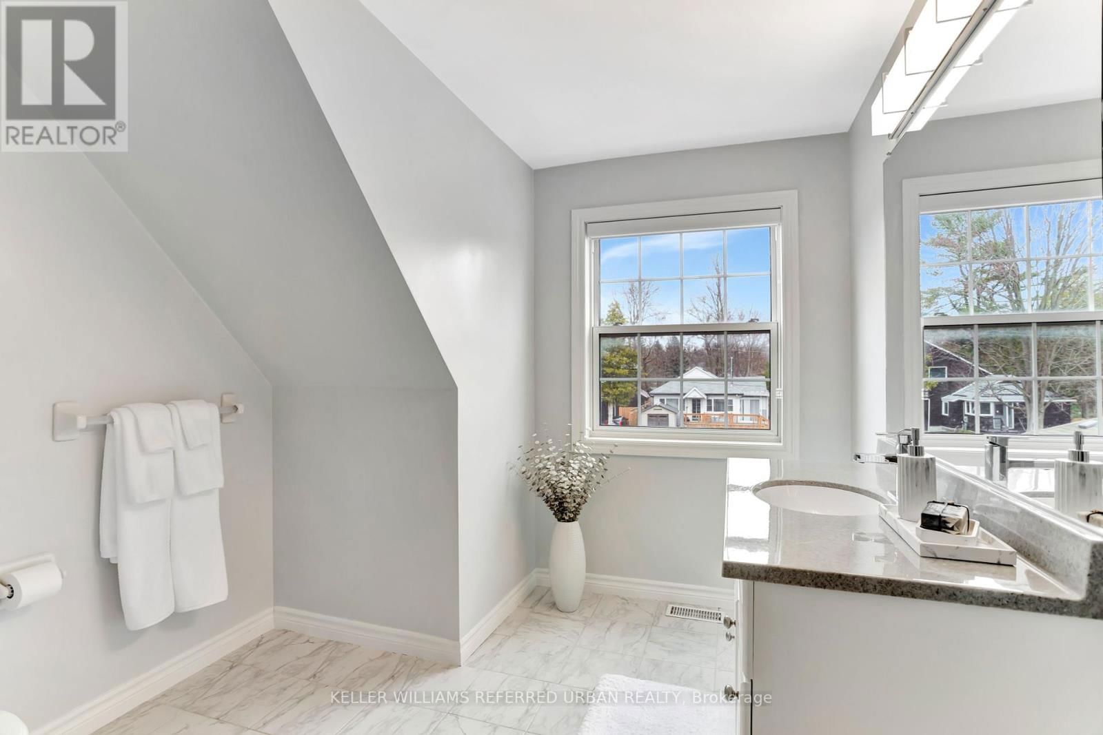 259 PLEASANT BOULEVARD Image 27