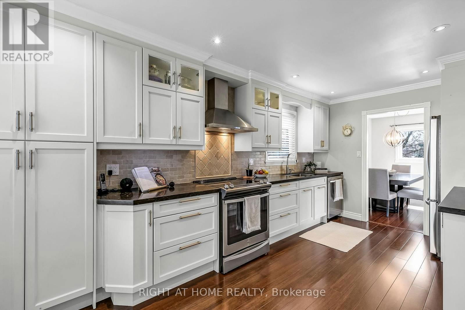 39 ARANKA COURT Image 12