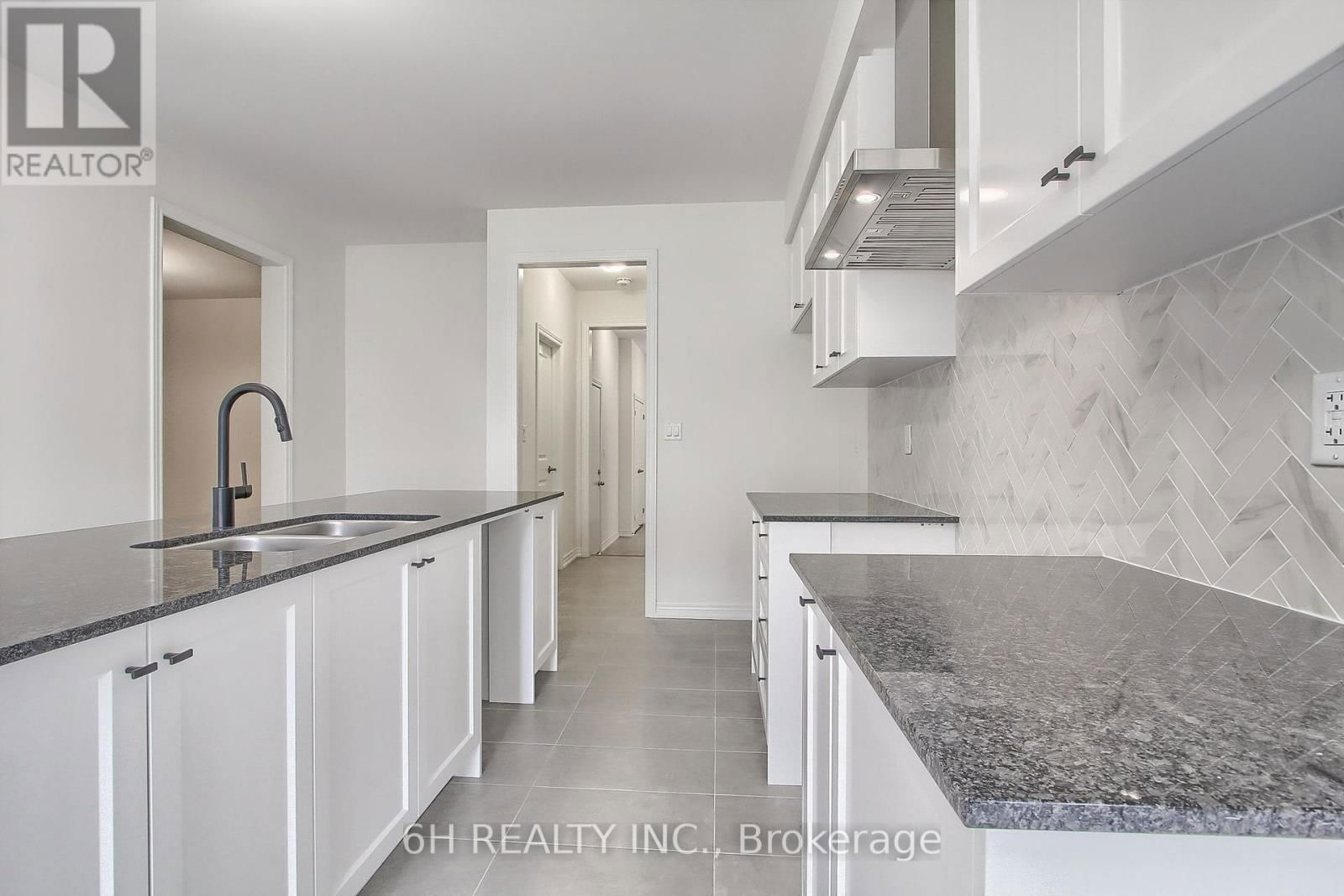 309 BOUNDARY BOULEVARD Image 15