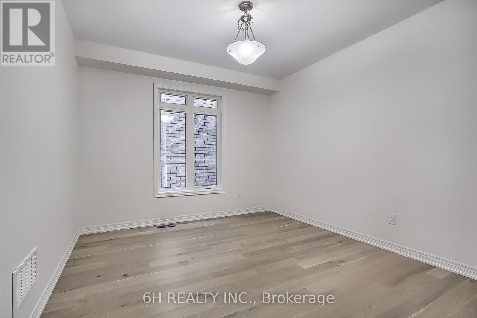309 BOUNDARY BOULEVARD Image 9