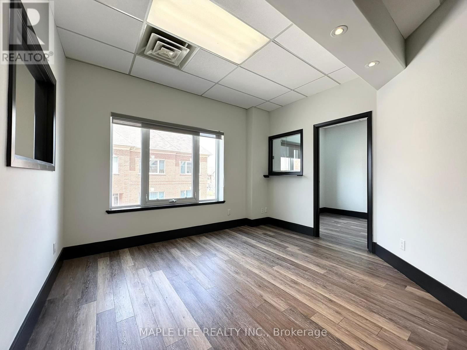 30 WERTHEIM COURT Image 16