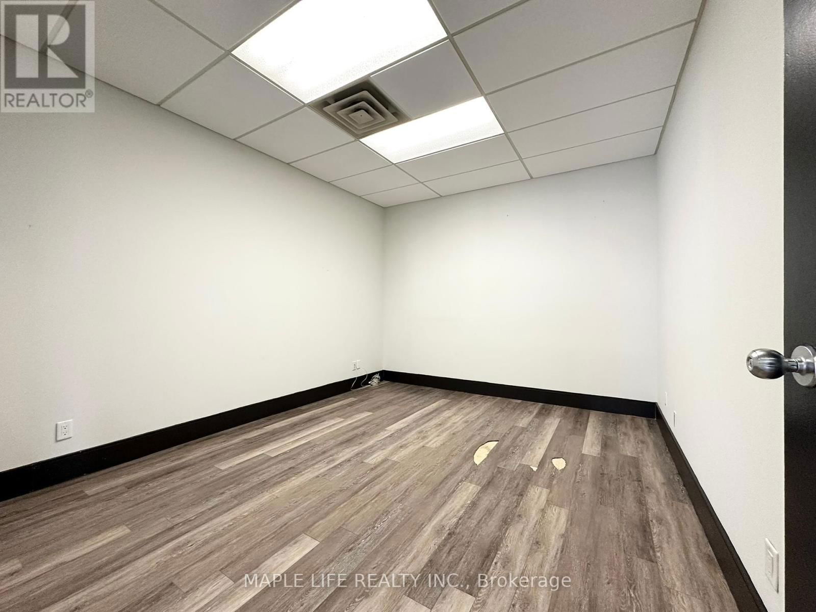30 WERTHEIM COURT Image 19
