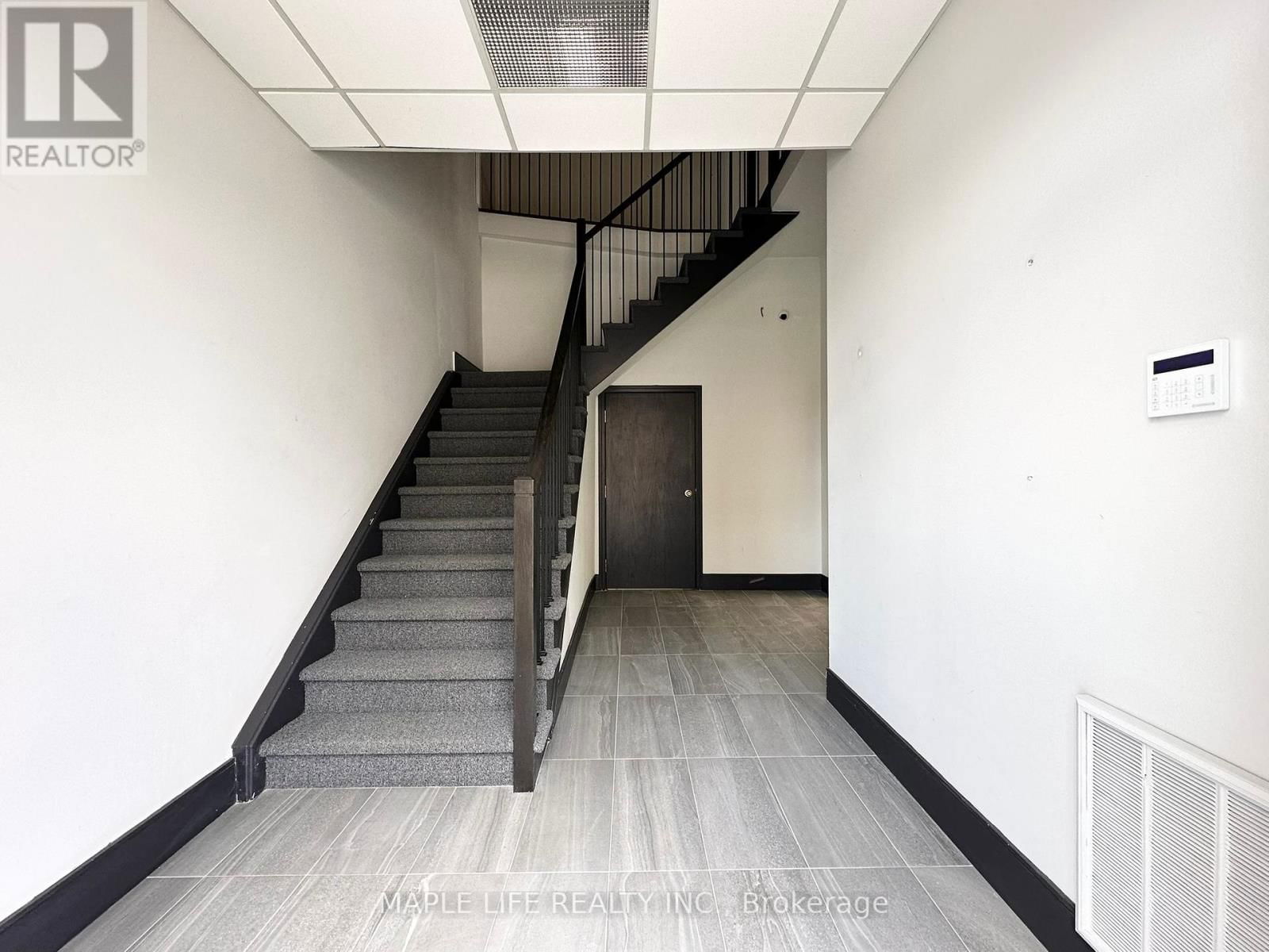 30 WERTHEIM COURT Image 2