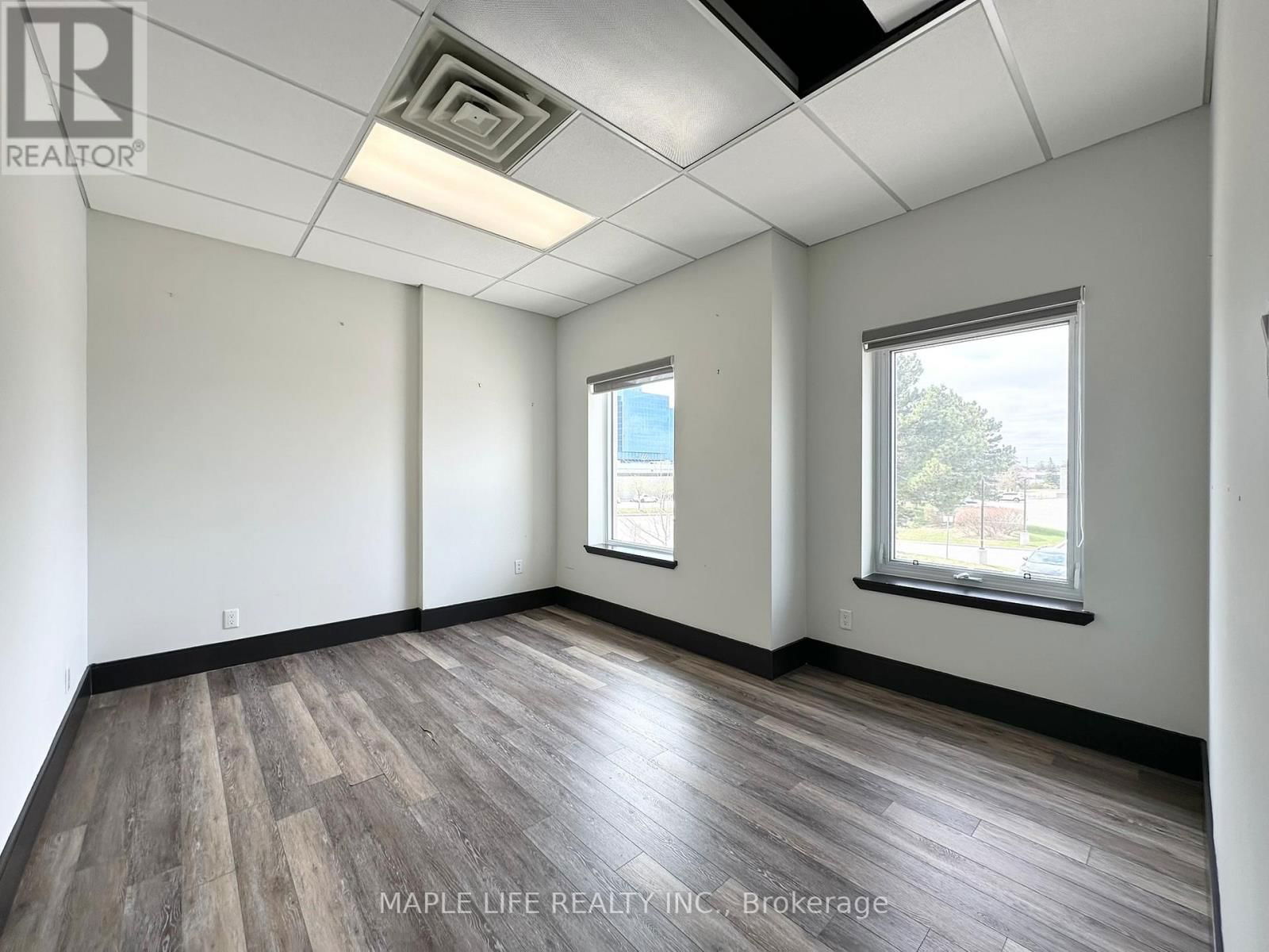30 WERTHEIM COURT Image 20