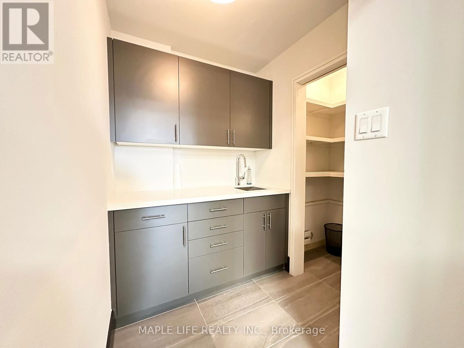 30 WERTHEIM COURT Image 6
