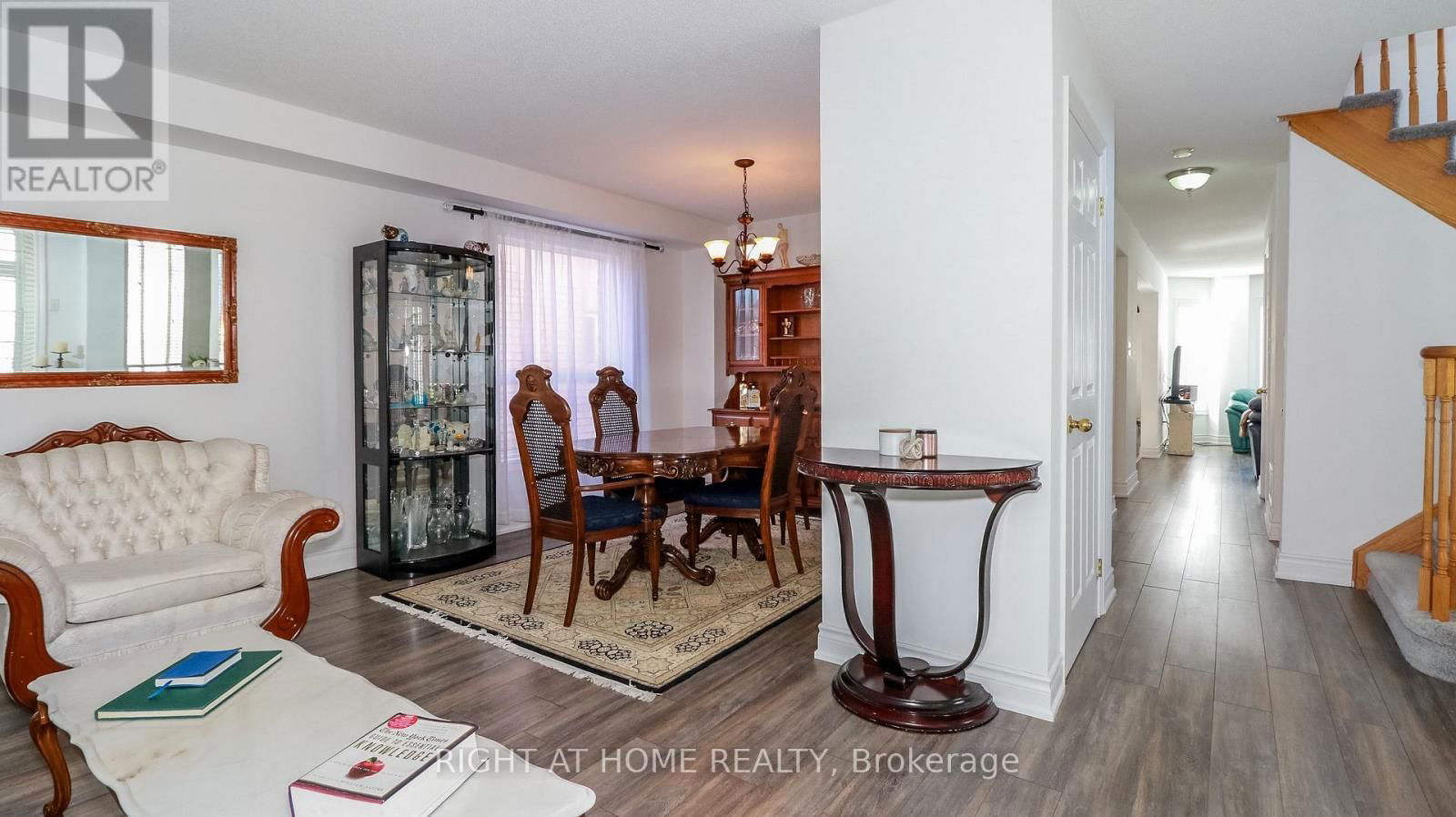 2072 WILSON STREET Image 10
