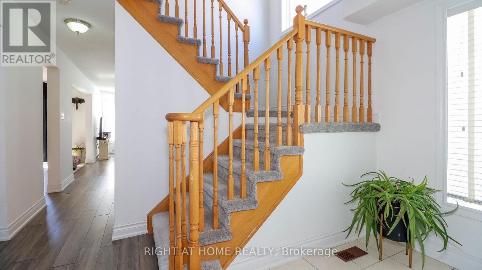 2072 WILSON STREET Image 12