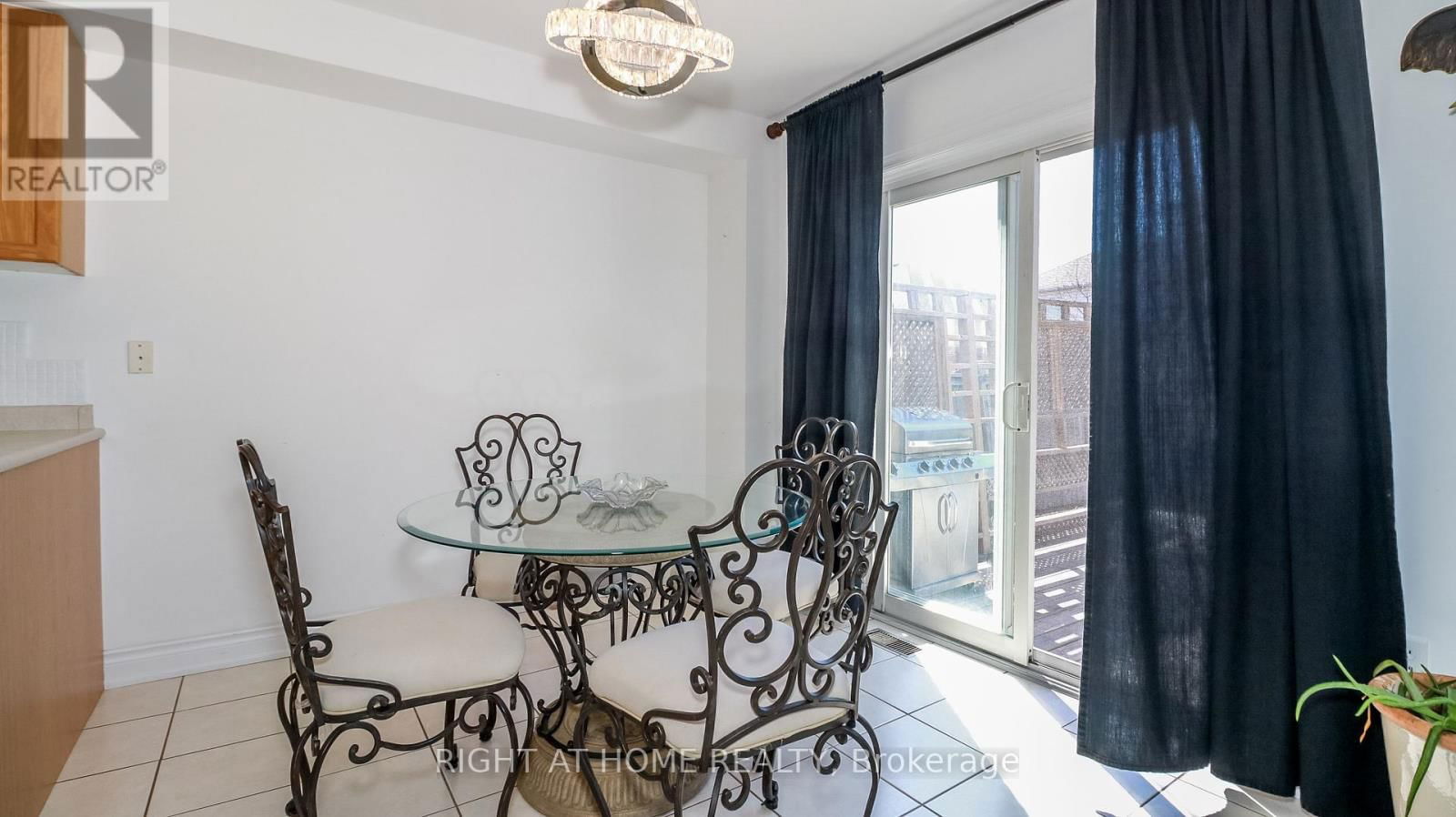 2072 WILSON STREET Image 20