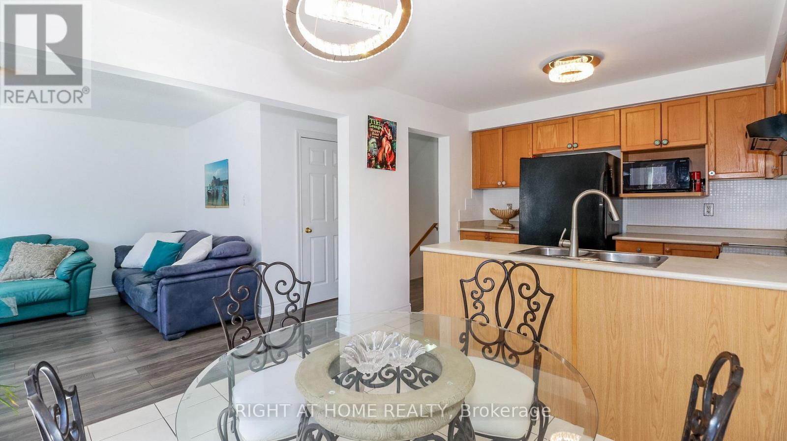2072 WILSON STREET Image 21
