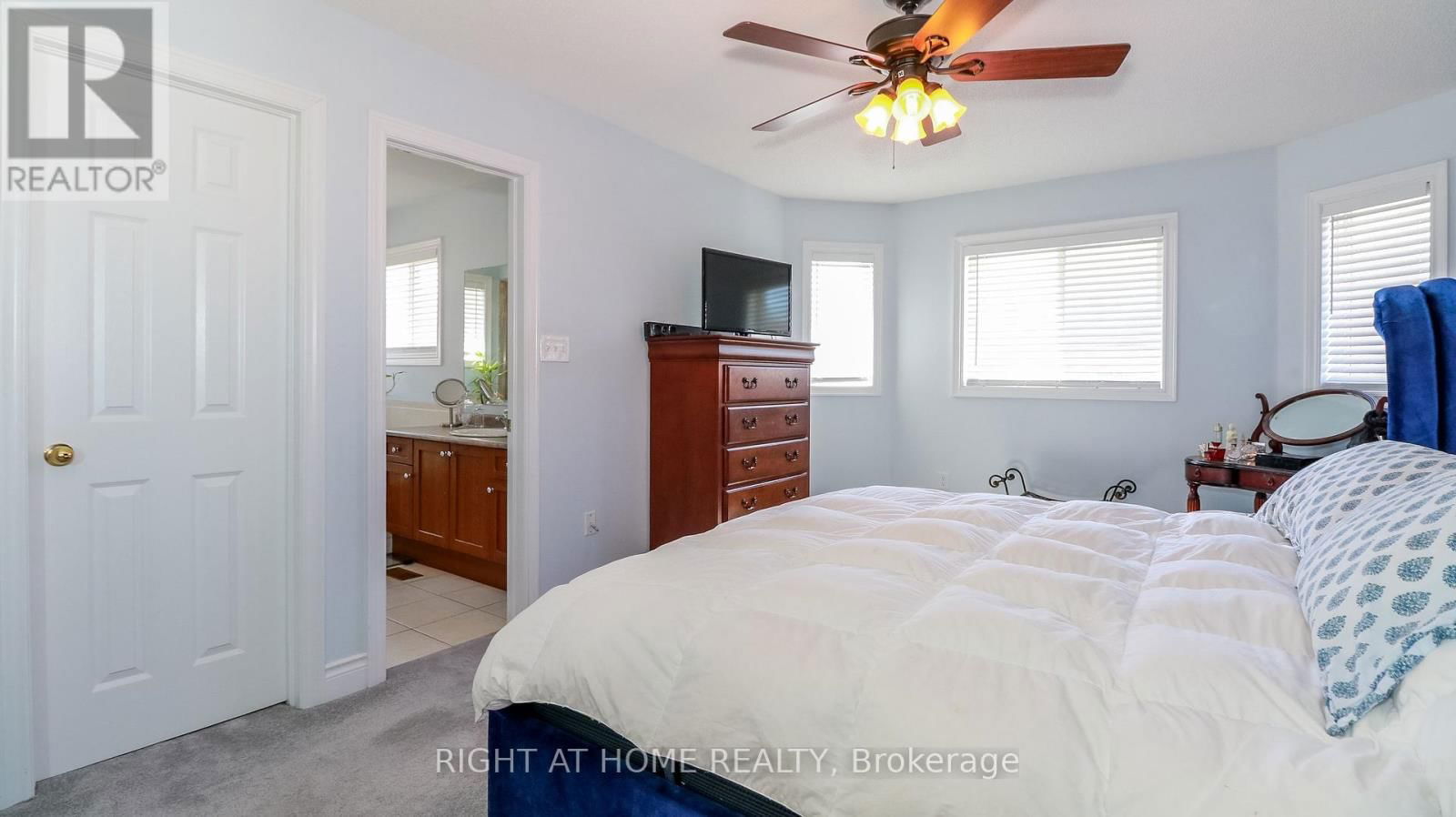 2072 WILSON STREET Image 23