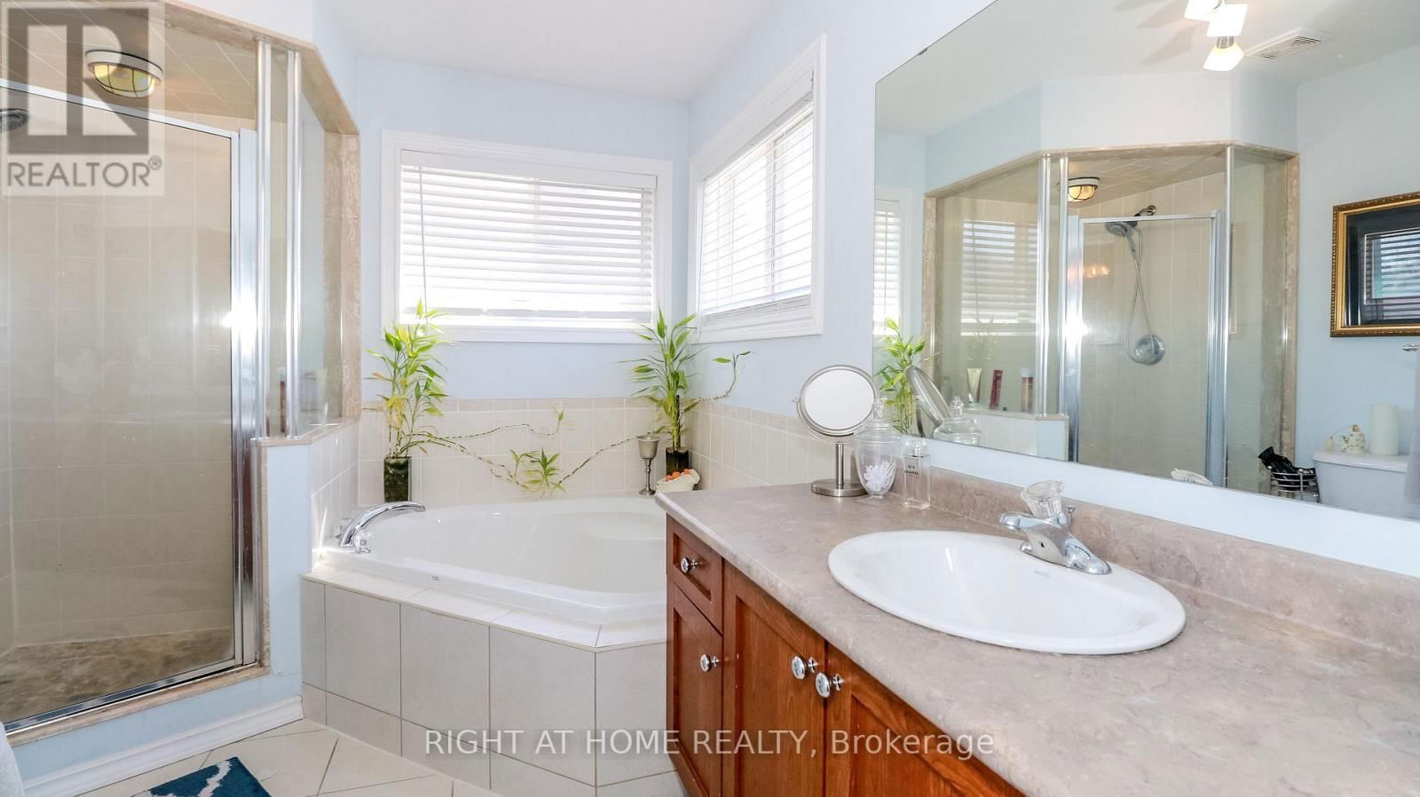 2072 WILSON STREET Image 25