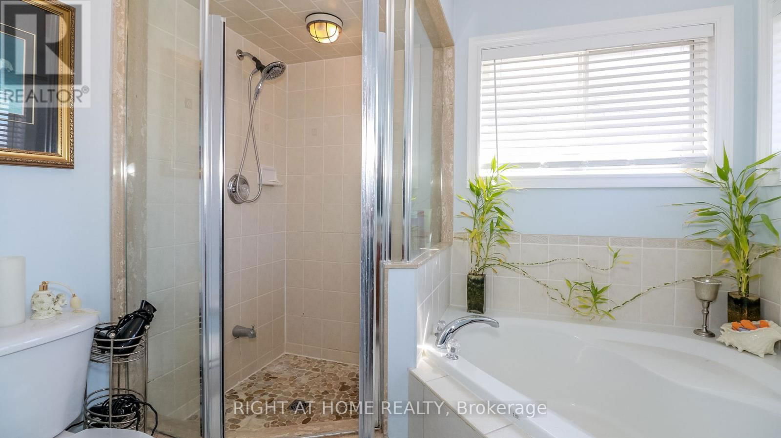 2072 WILSON STREET Image 26