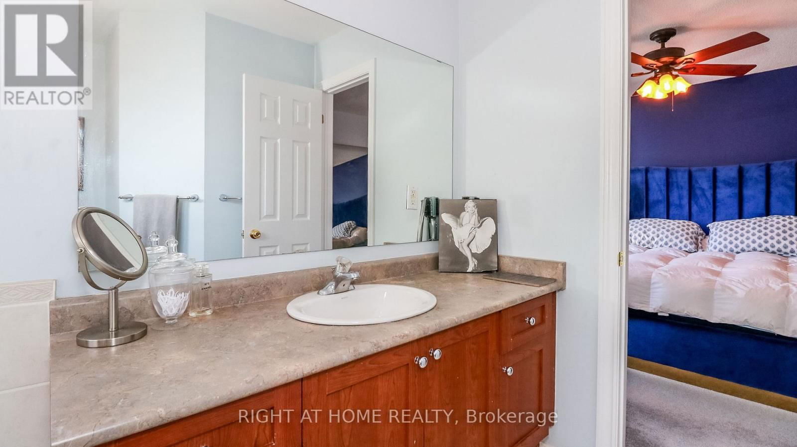 2072 WILSON STREET Image 28