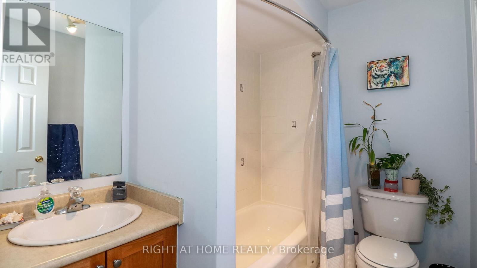2072 WILSON STREET Image 32