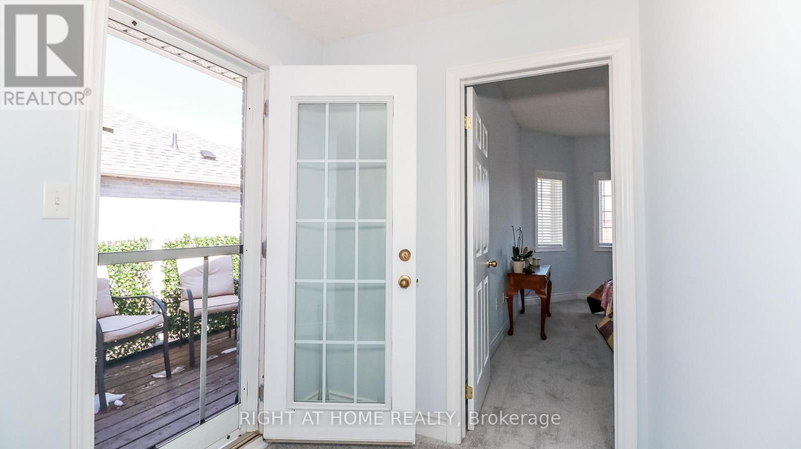 2072 WILSON STREET Image 33