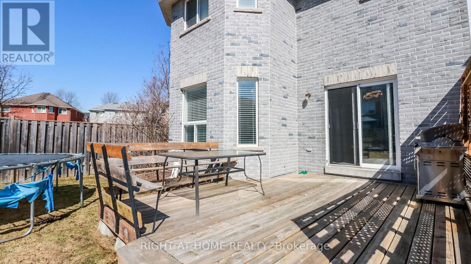 2072 WILSON STREET Image 42