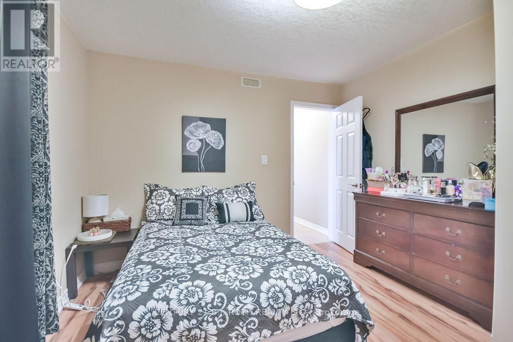 192 MILL STREET Image 33