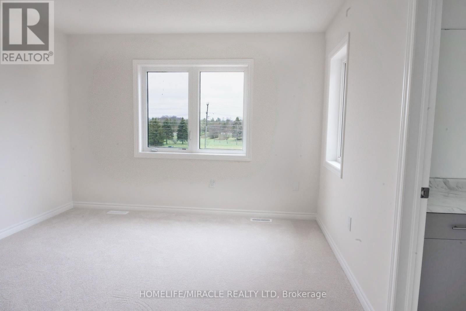 19 FENN CRESCENT Image 18
