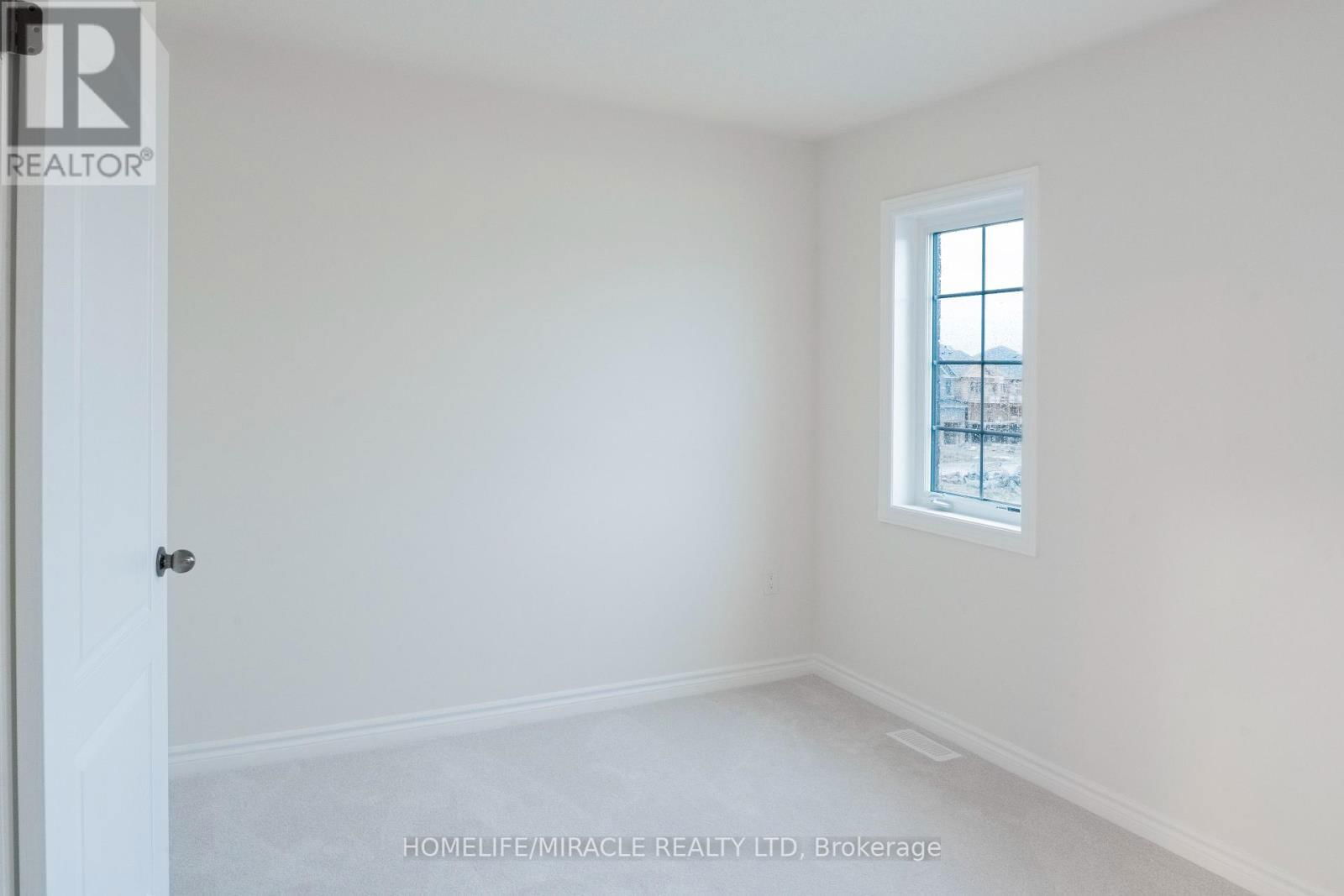 19 FENN CRESCENT Image 23
