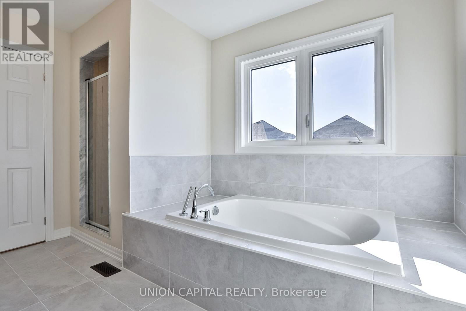 47 DONALD INGRAM CRESCENT Image 22