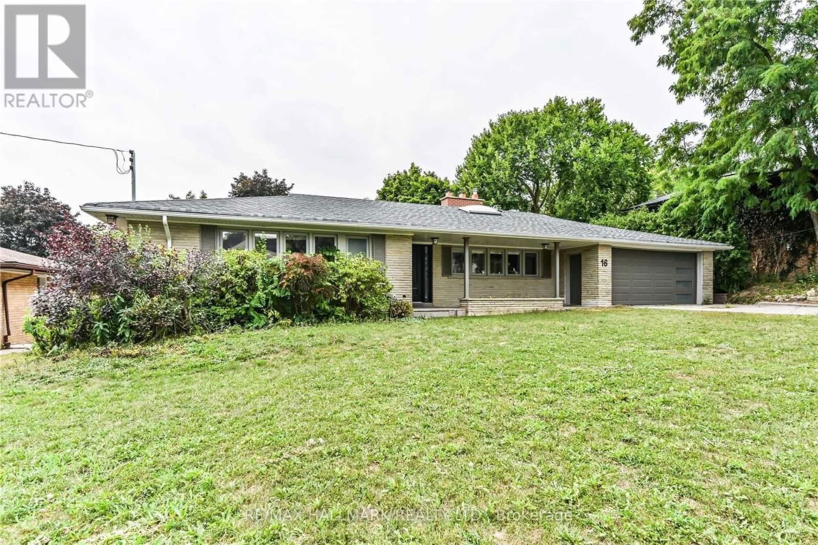 16 CAVALIER CRESCENT Image 1