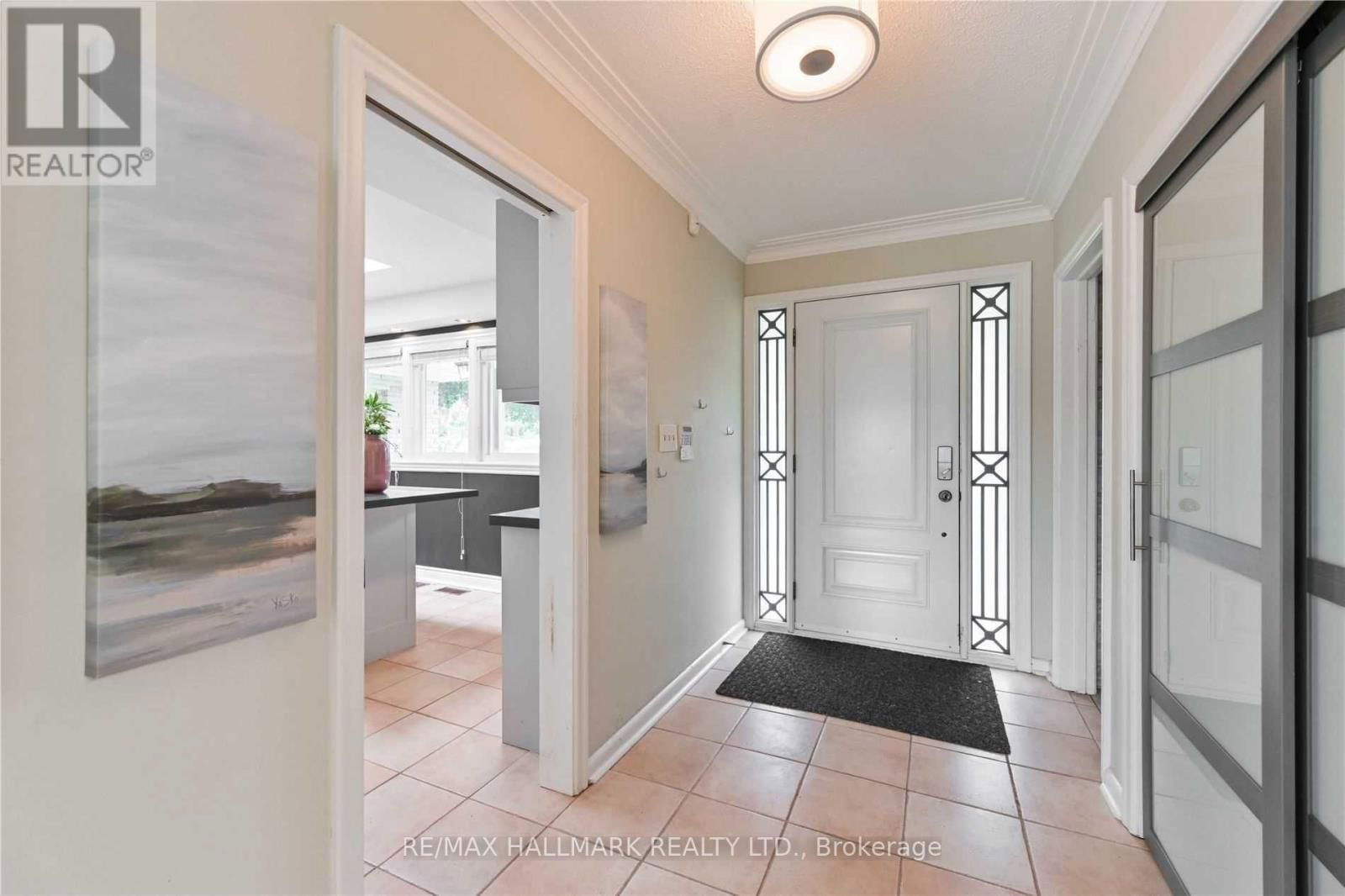 16 CAVALIER CRESCENT Image 2