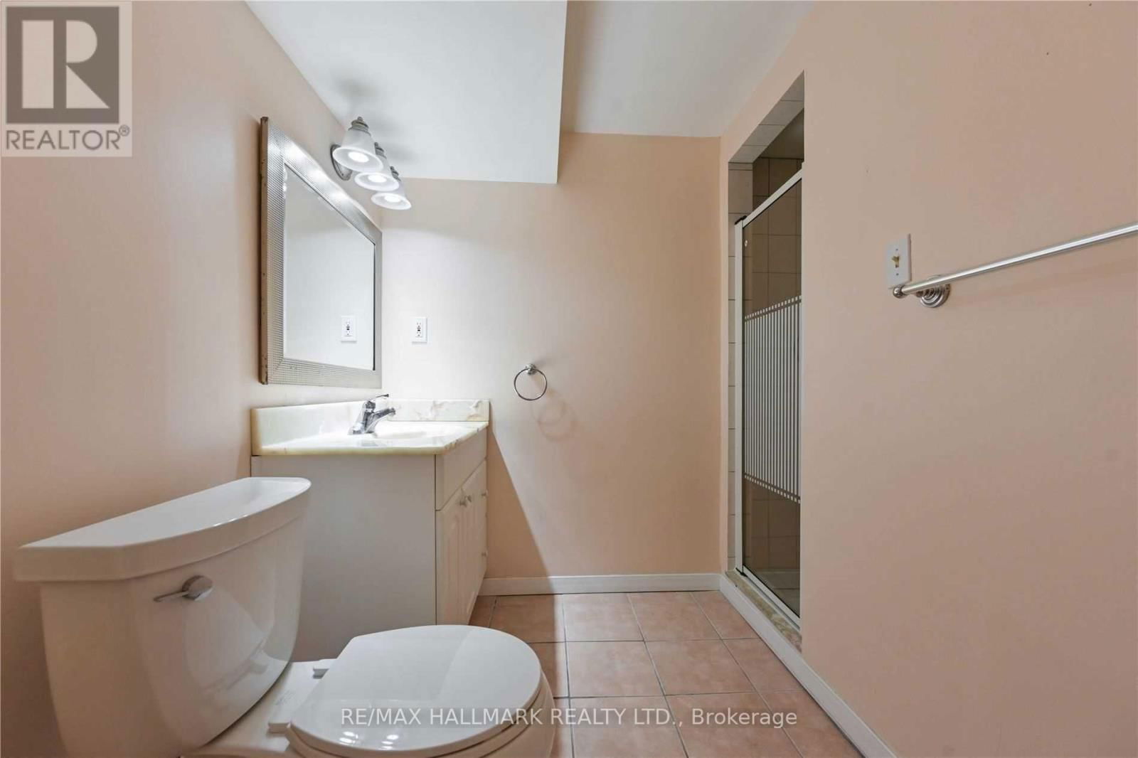 16 CAVALIER CRESCENT Image 24
