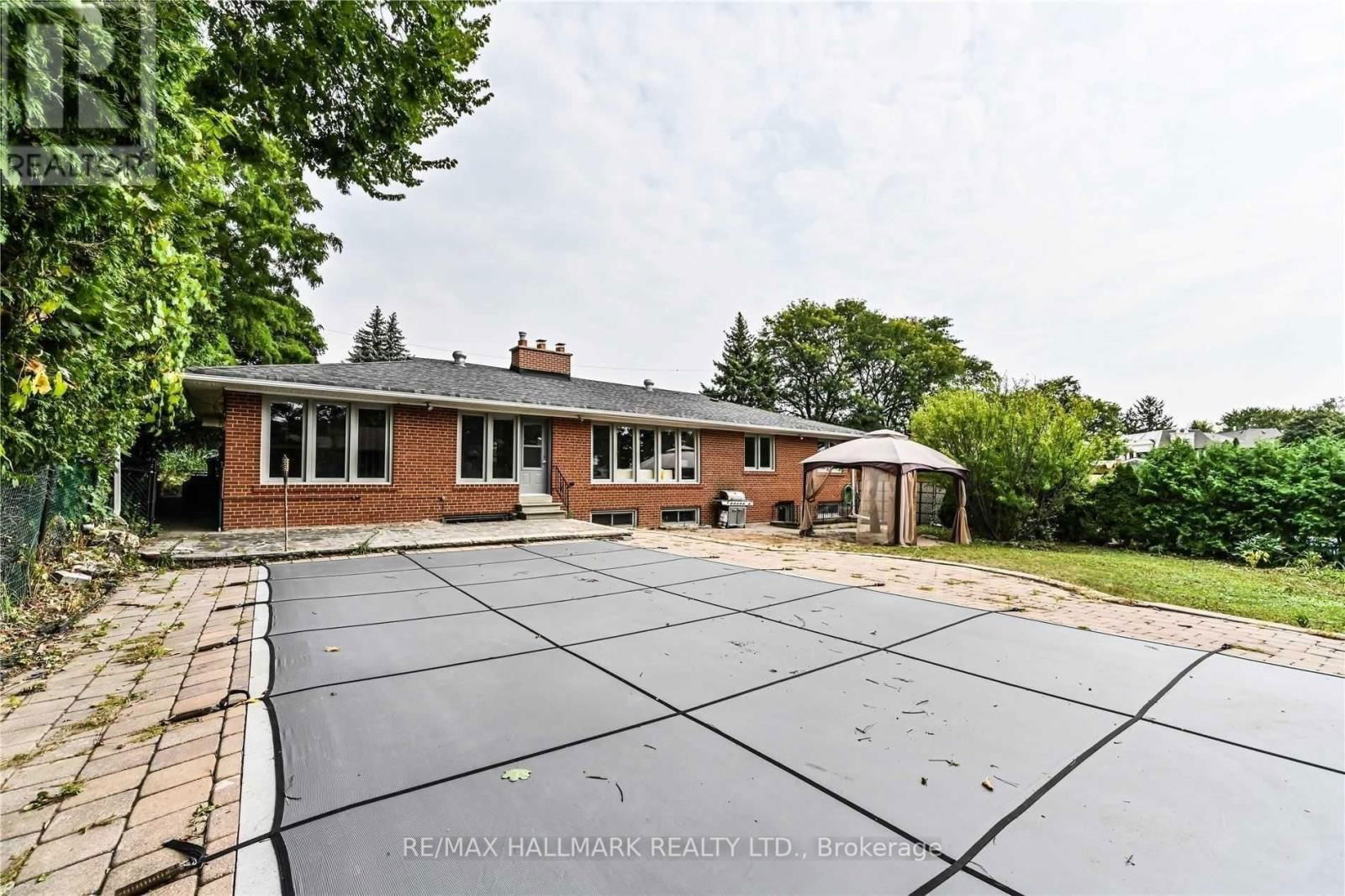 16 CAVALIER CRESCENT Image 28