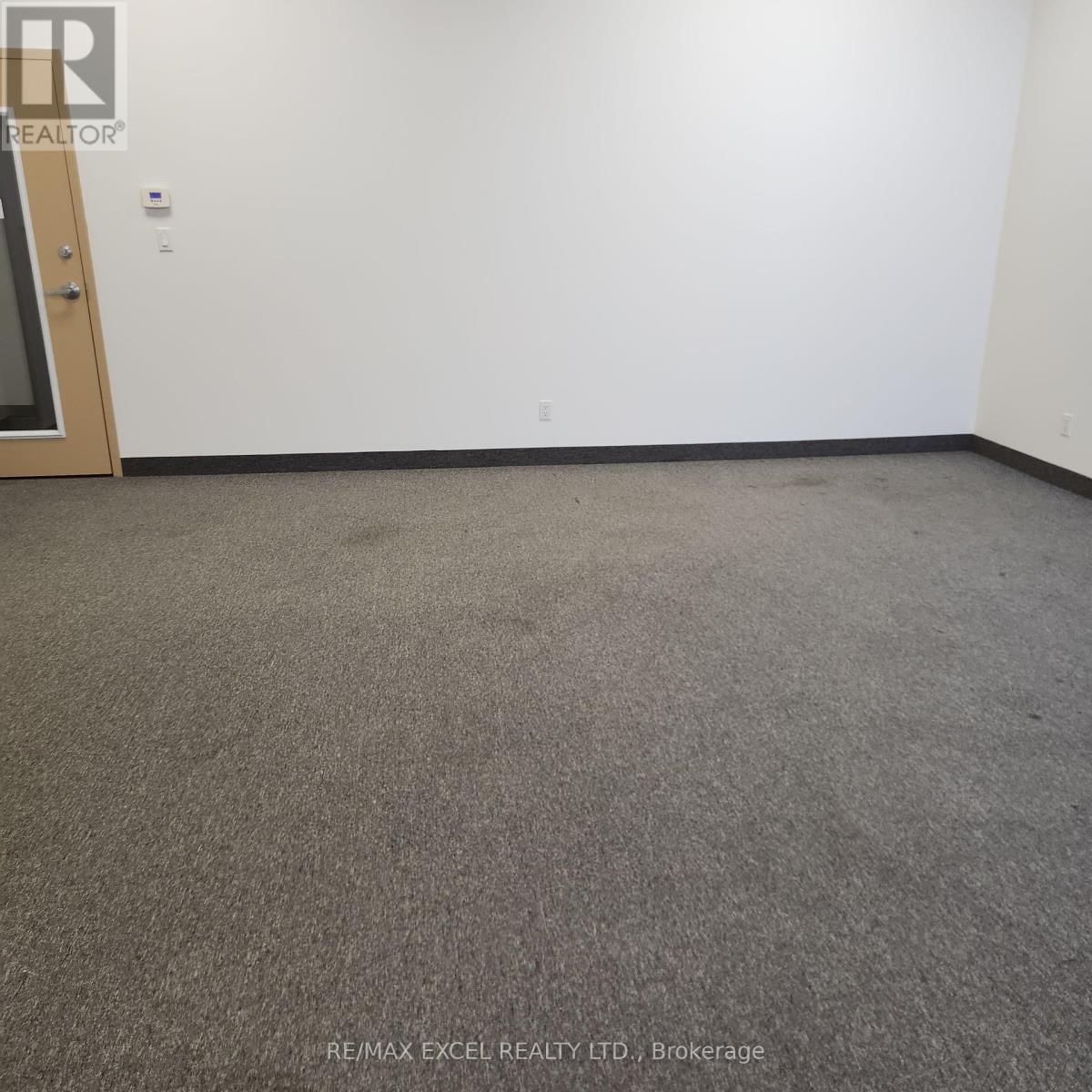 30 SOUTH UNIONVILLE AVENUE Image 4