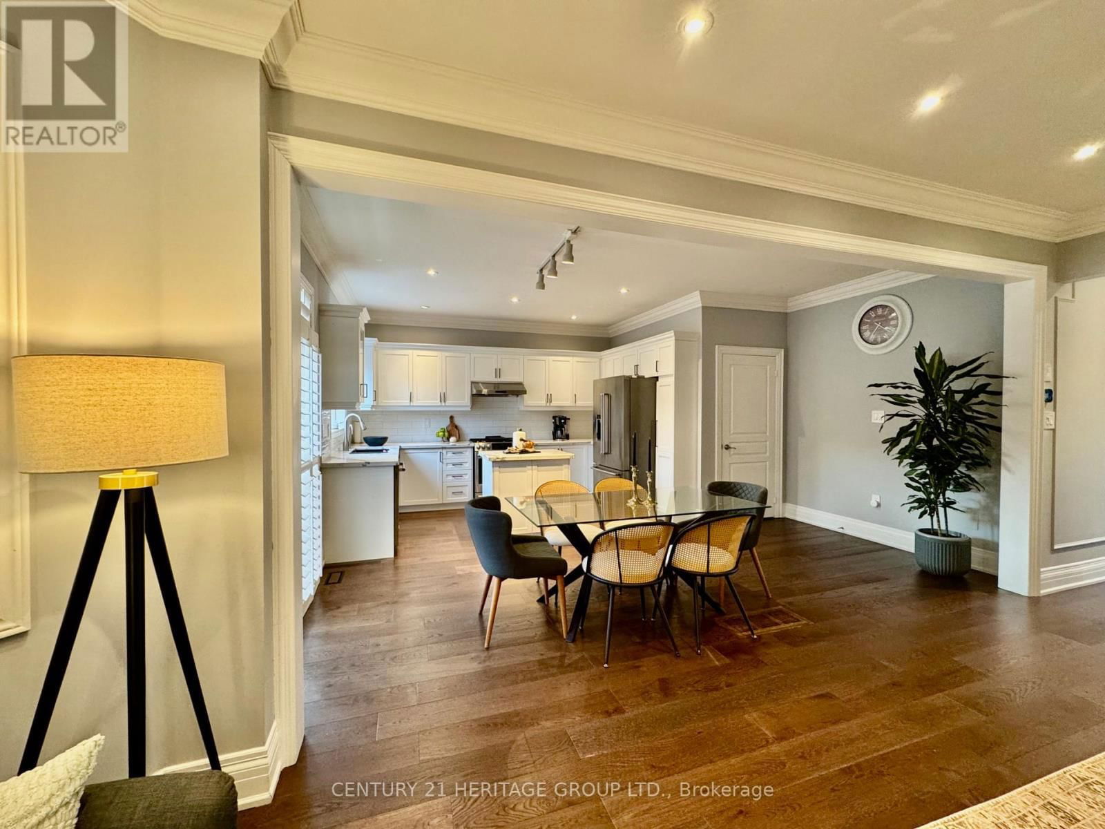 12 FIELDSIDE STREET Image 16