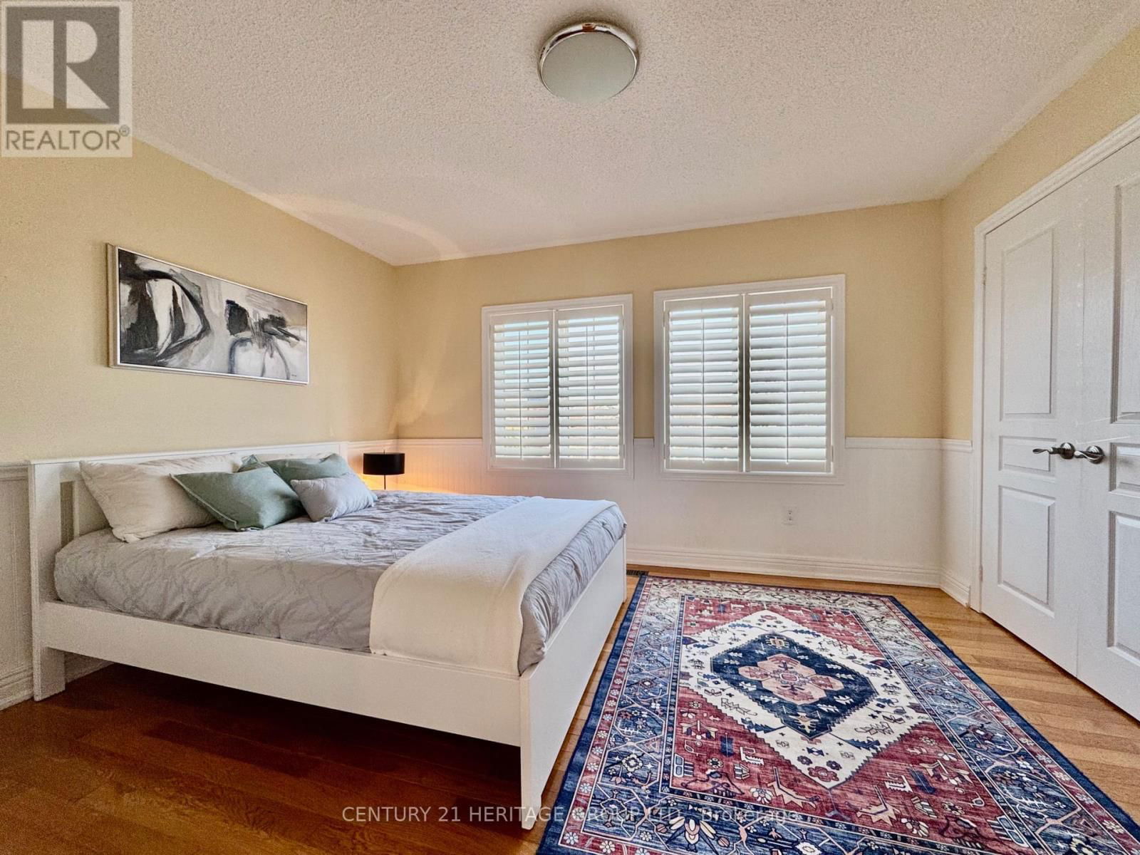 12 FIELDSIDE STREET Image 24