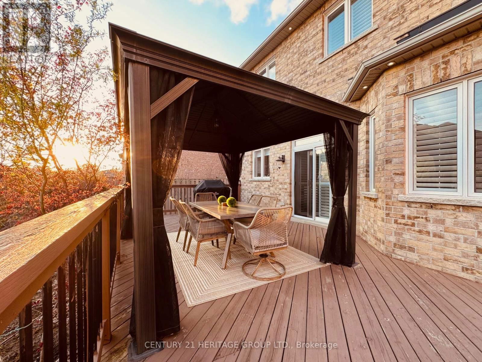 12 FIELDSIDE STREET Image 40