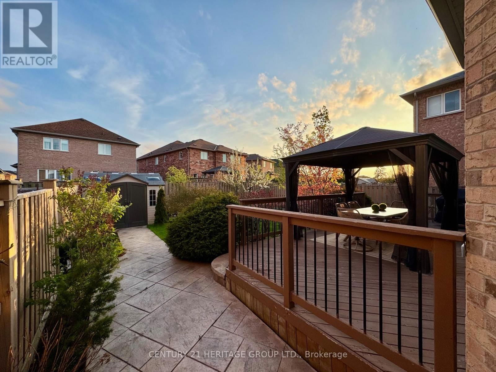 12 FIELDSIDE STREET Image 42