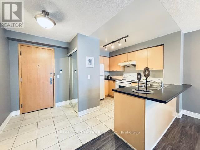 512 - 48 SUNCREST BOULEVARD Image 6